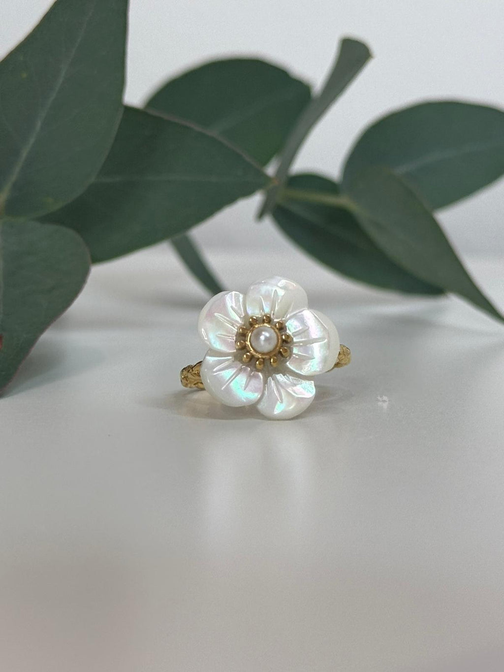Bague fleur blanche